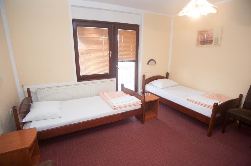 Hotel Extra Lion Md Ni Buitenkant foto
