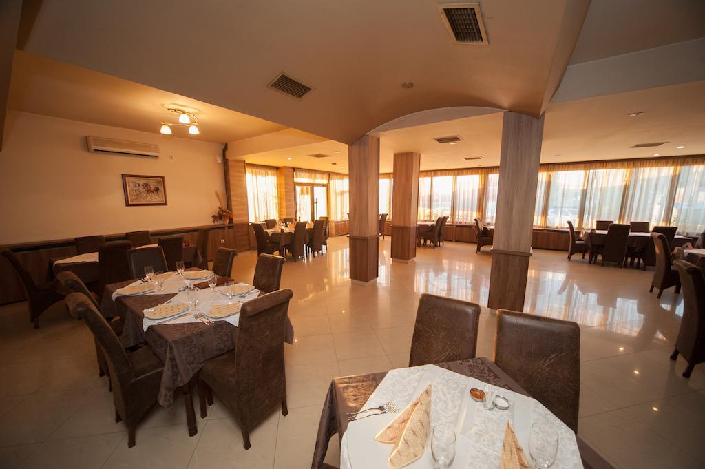 Hotel Extra Lion Md Ni Buitenkant foto